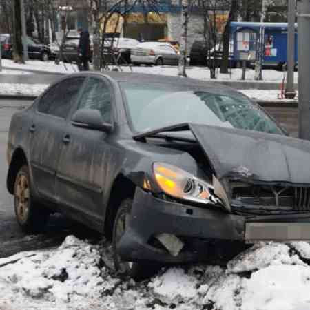 Битые авто Шкода Октавия А5 2012 1.8 дсг выкупили за 760000